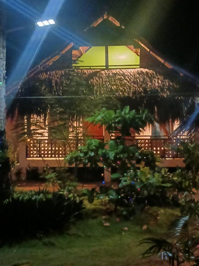Weeroona Huts Homestay Pacifico San Isidro  Luaran gambar