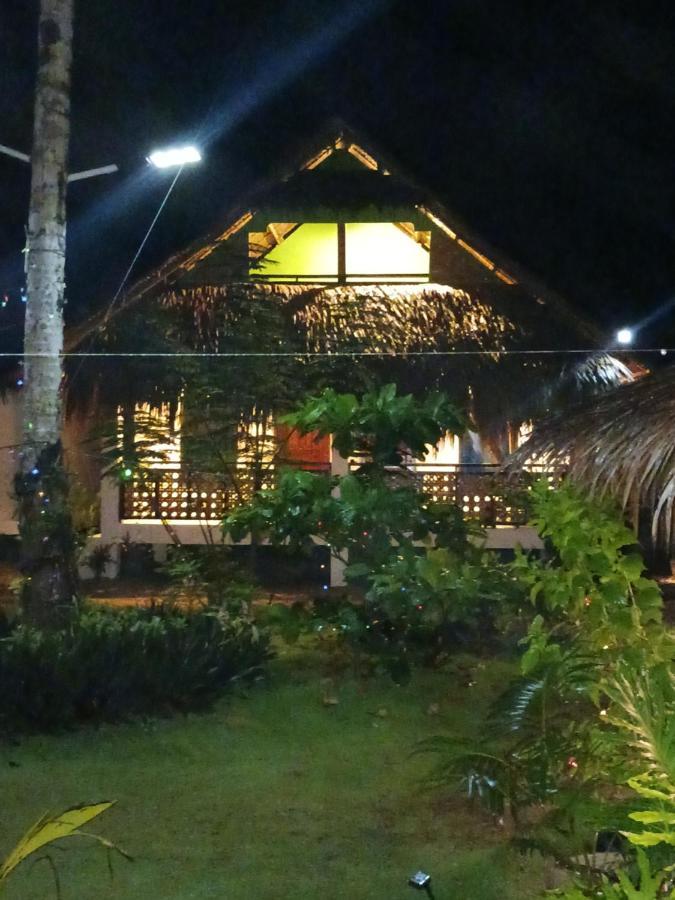 Weeroona Huts Homestay Pacifico San Isidro  Luaran gambar